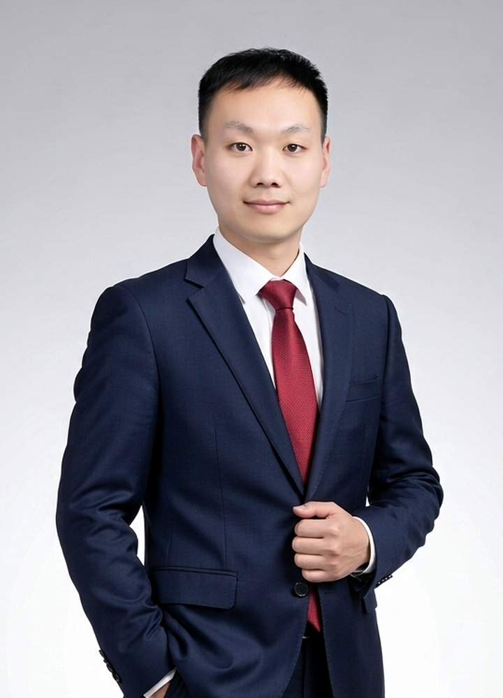 杨 航 · 专职律师